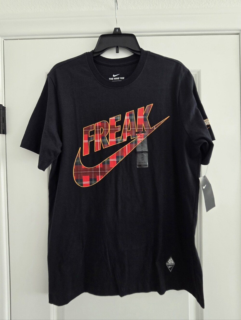 Brand New Nike Giannis FREAK Plaid Swoosh T-Shirt Size Medium Men's Black & Red